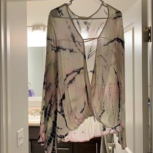 Long sleeve open front tie dye shirt!